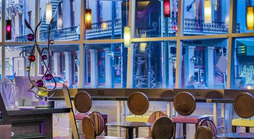 Royal St. Charles Hotel ニューオーリンズ エクステリア 写真