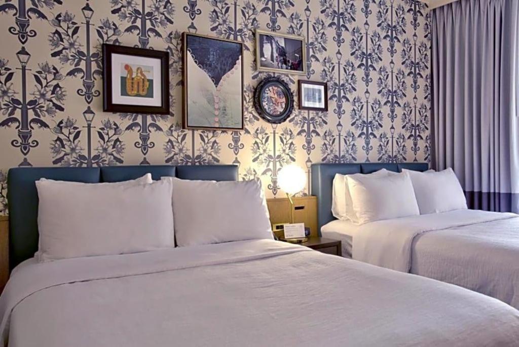 Royal St. Charles Hotel ニューオーリンズ エクステリア 写真